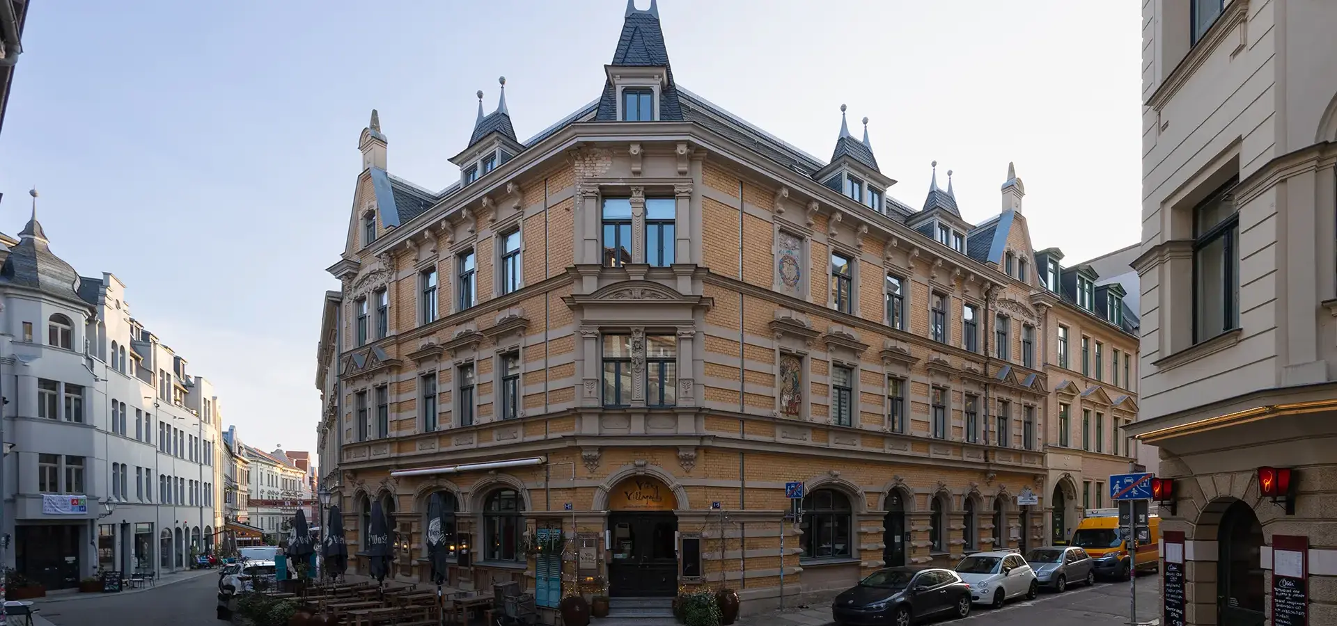 Auf dem Bild ist das Gebäude zu sehen, in dem sich das Büro und die Räume der Gebärdenagentur befinden.